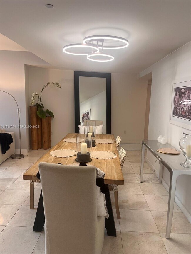 Building Photo - 901 Brickell Key Blvd