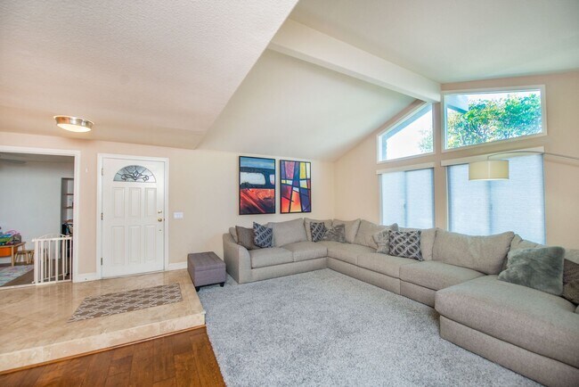 Building Photo - Fountain Valley
