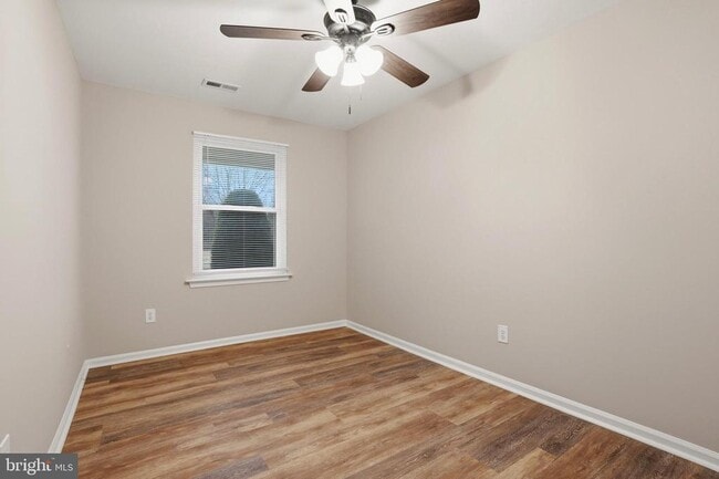 Building Photo - 4546 Rosemarie Dr