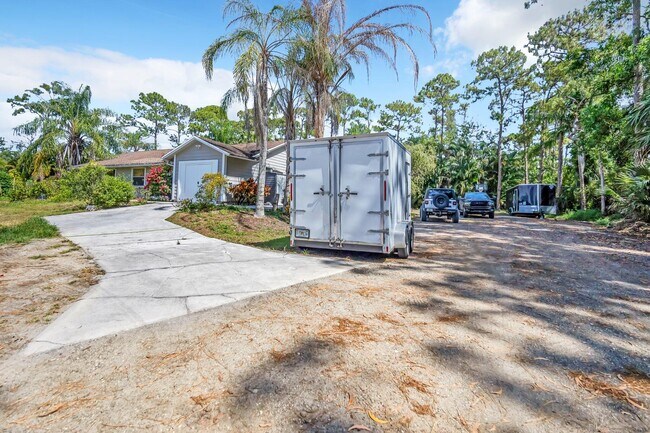 Building Photo - 12935 51st Ct N
