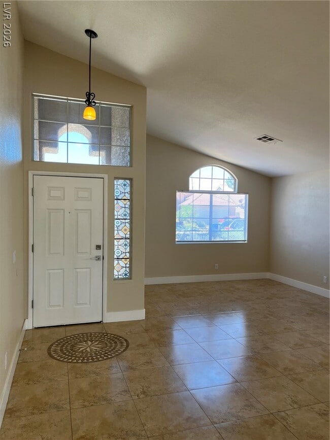 Building Photo - 1316 Royal Creek