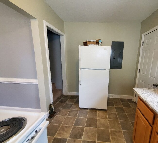 Building Photo - 1634 Peartree Rd