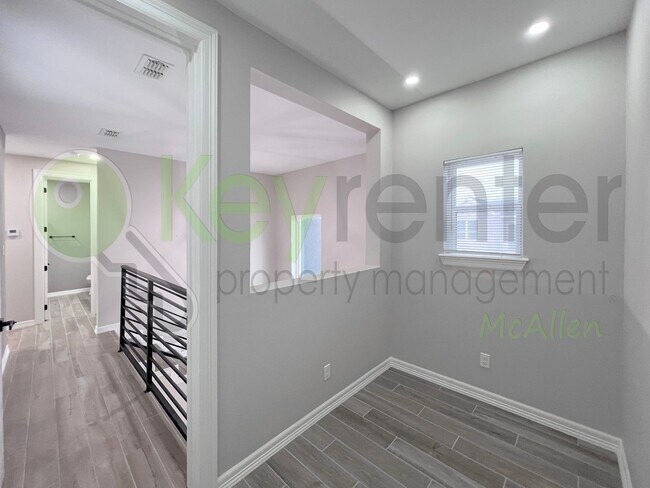 Building Photo - Stunning 3- bed/ 2.5 upgraded luxury townhome in Pharr at a Reduced Price