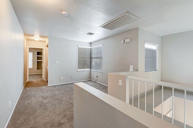 Building Photo - Gorgeous 2 Bedroom home in Desert Shores Racquet Club!