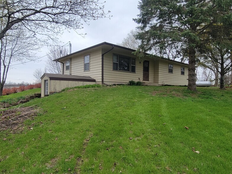 Building Photo - 5727 E Freedom Ln