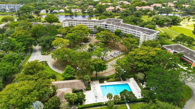 Building Photo - 821 Cypress Blvd