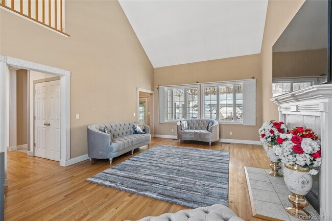 Building Photo - 17 Waring Dr