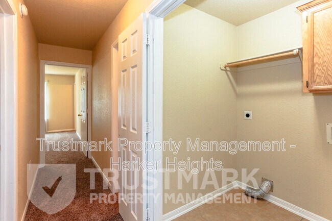 Building Photo - 4202 Elms Run Cir