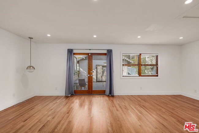 Building Photo - 1453 Hepner Ave