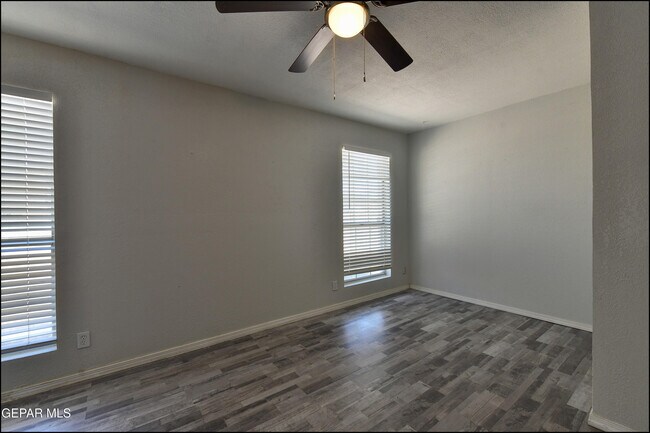 Building Photo - 1739 Russ Randall St