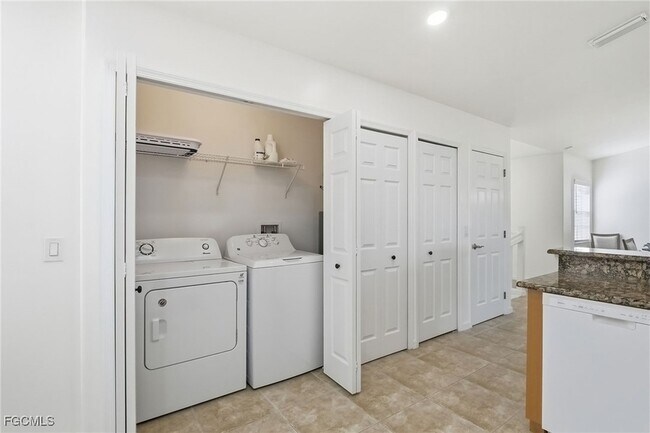 Building Photo - 11029 Mill Creek Way