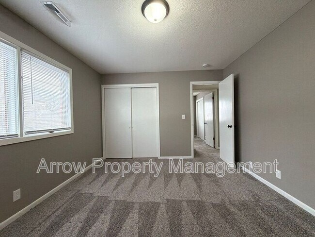 Building Photo - 3831 S 46th St