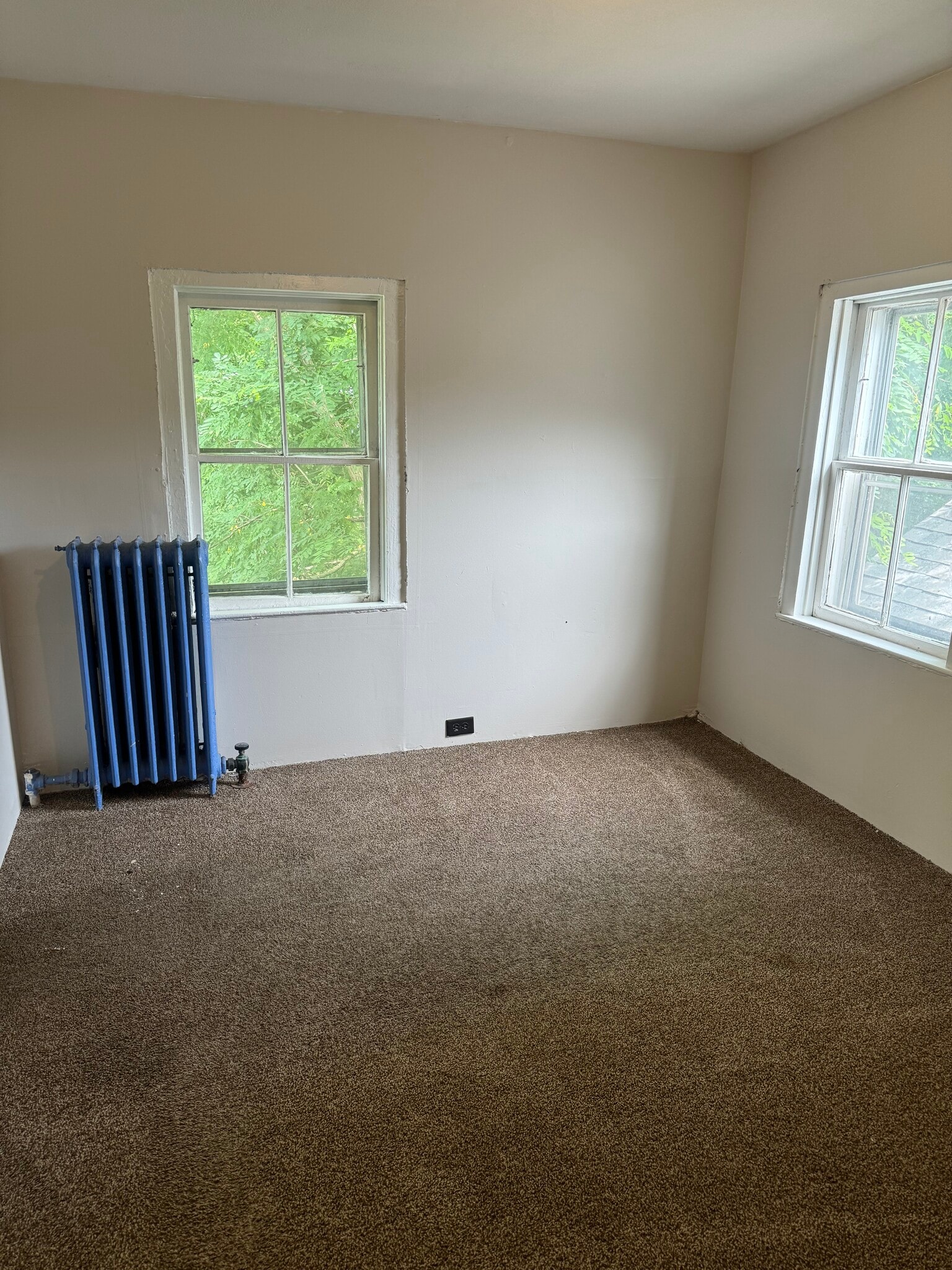 3rd bedroom - 111 W Seneca St