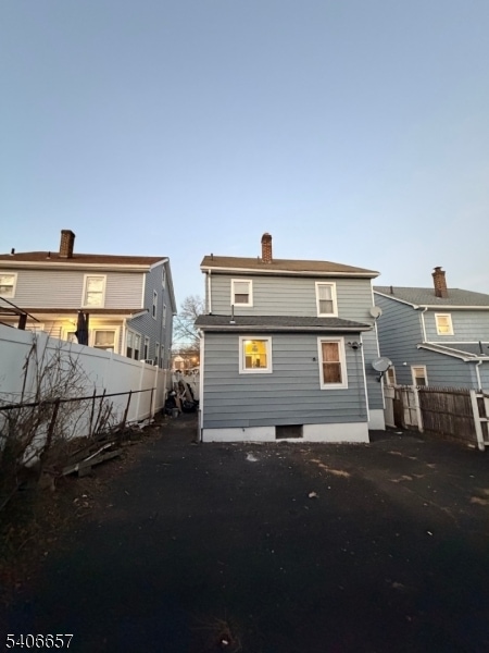 Building Photo - 16 Ivy St