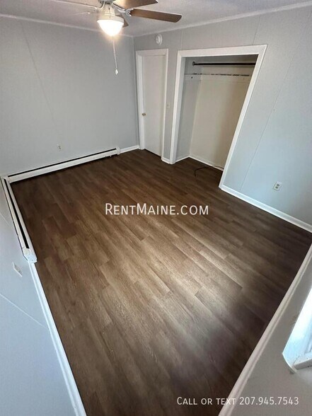 Building Photo - 203 Center St