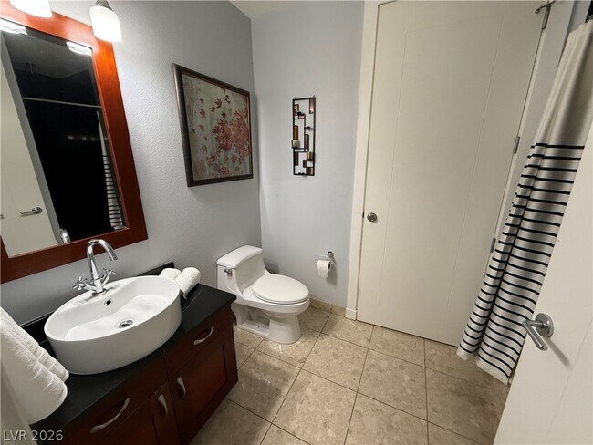 Building Photo - 4525 Dean Martin Dr