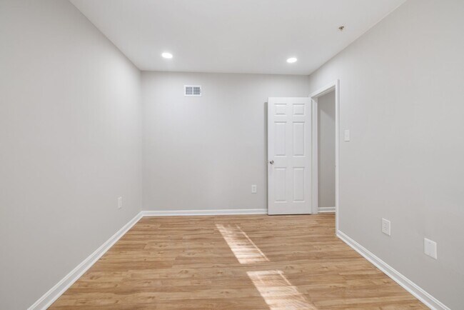 Building Photo - 2602 Ulman Ave