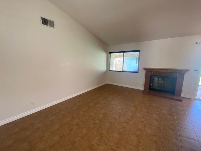 Building Photo - 5828 Ave L11