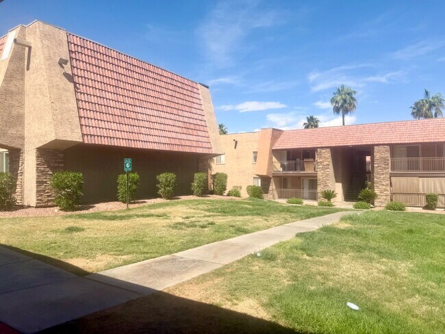 Building Photo - Las Vegas Guard-Gated Condo for Rent | Bella Vita Community | 1 Bedroom Upstairs Unit