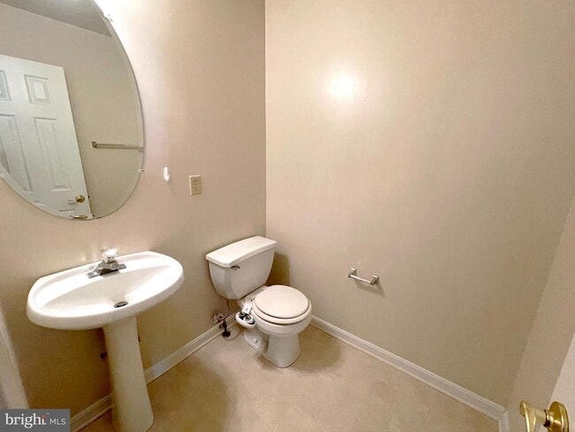 Building Photo - 45586 Curley Ct