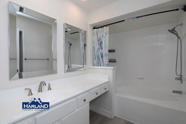 Building Photo - 2106 Lark Glen