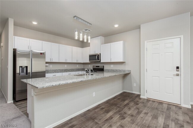 Building Photo - 7550 Garnet Moon St