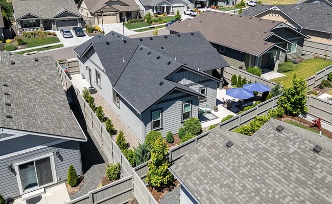 Building Photo - 3952 Arizona Dr