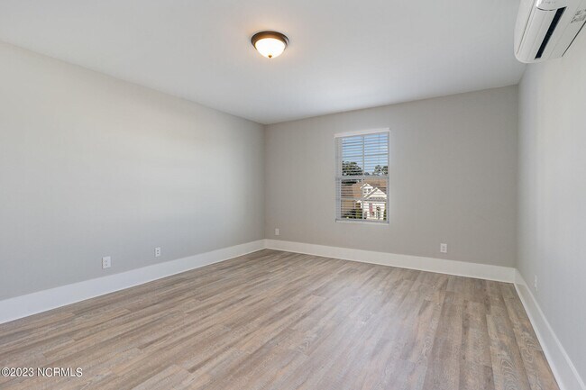 Building Photo - 2108 Stonecrest Dr NW