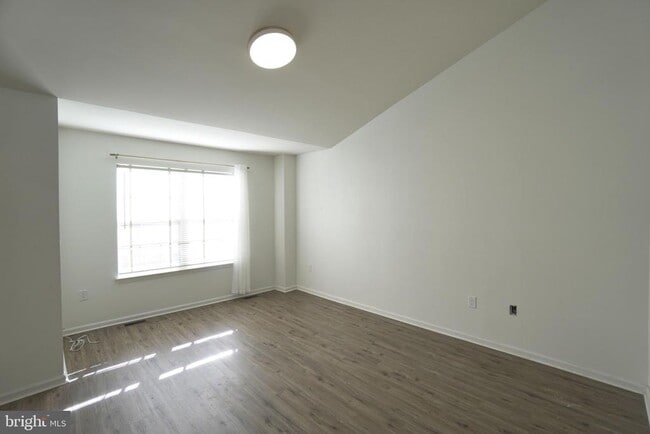 Building Photo - 1803 Harvard Dr
