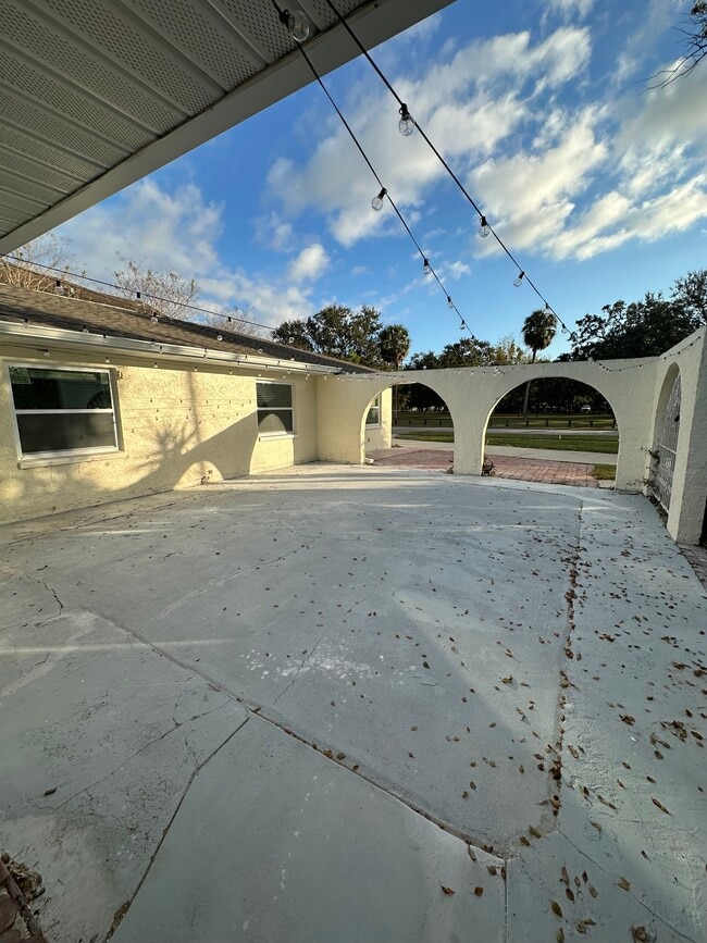 Building Photo - 3111 W Spruce St