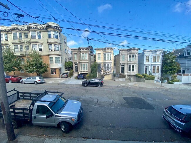 Building Photo - 1925 Pierce St