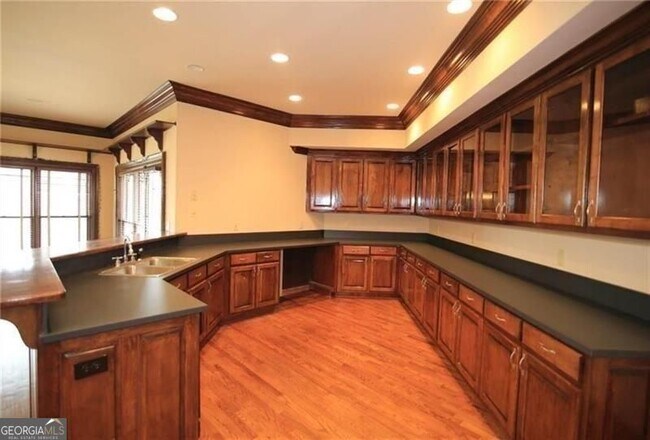Building Photo - 2737 Tarva Pl