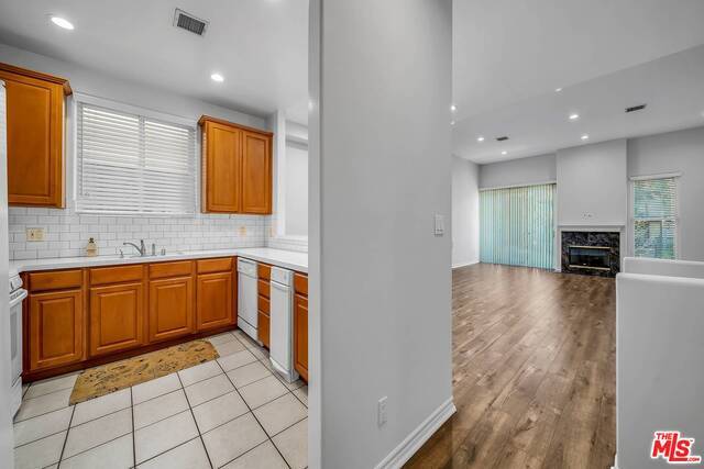 Building Photo - 4940 Laurel Canyon Blvd