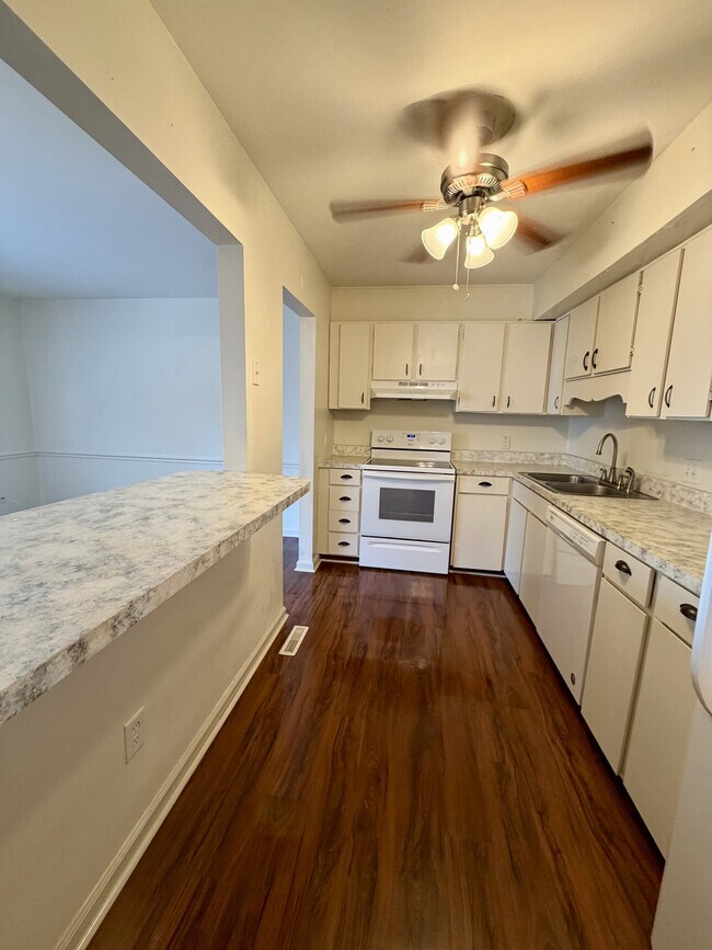 Building Photo - 305 W Cadbury Dr