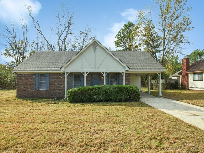 Primary Photo - Fully updated 3 bed, 1.5 bath home with wo...