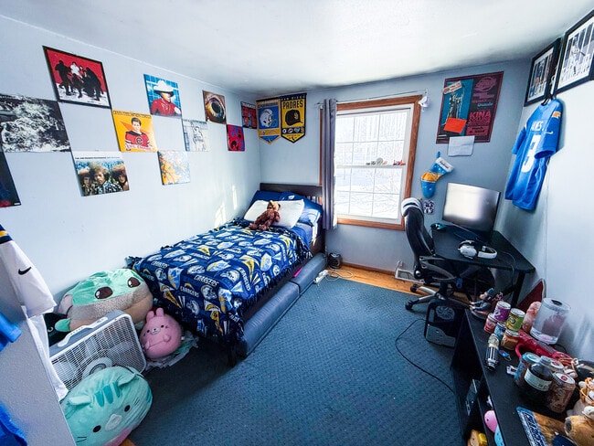 Building Photo - 4932 Sutton Ln