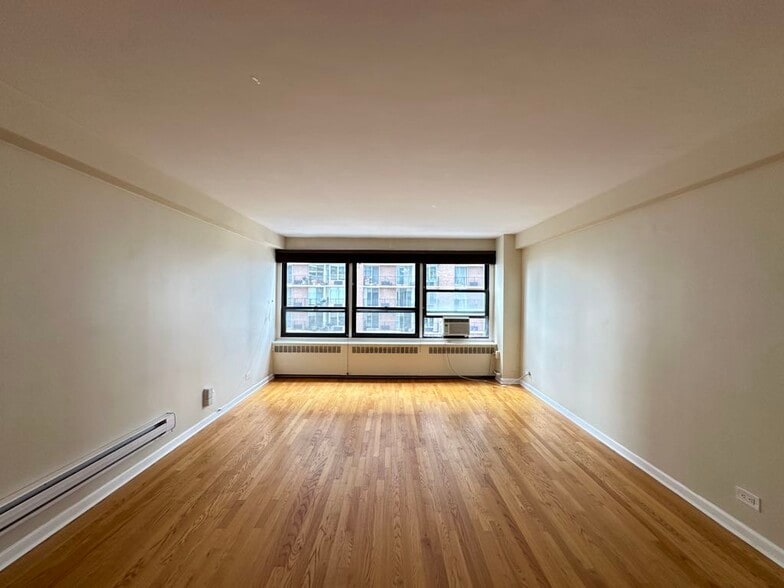 Building Photo - 4180 N Marine Dr