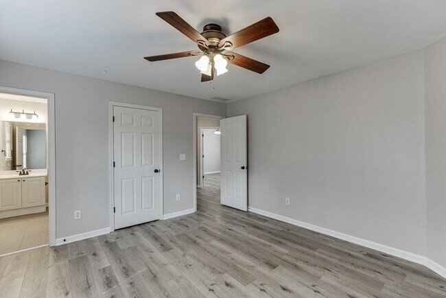 Building Photo - 1795 Lake Heights Cir