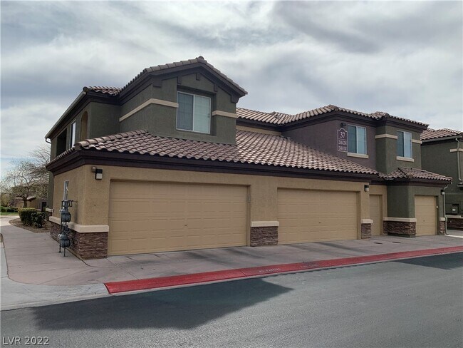 Primary Photo - 6868 Sky Pointe Dr