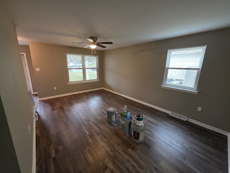 Building Photo - 270 Beth Ann Dr