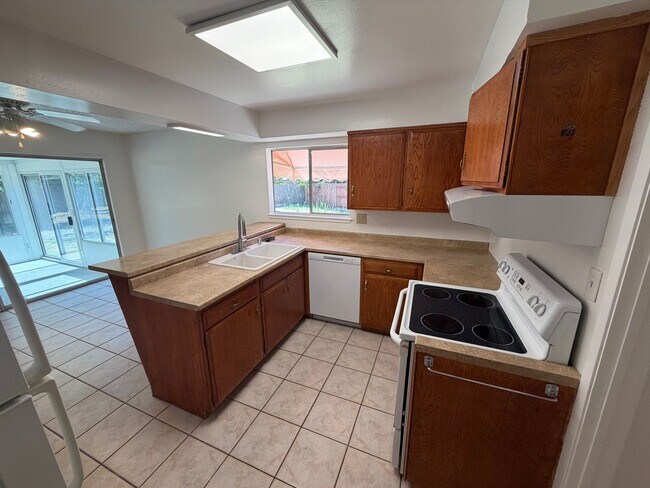 Building Photo - 3 Bedroom | 1.5 Bathroom | Single Family Home in Carmichael