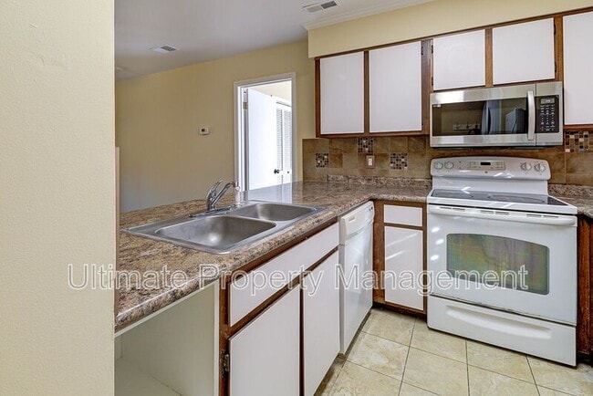 Building Photo - 2504 Flint Dr