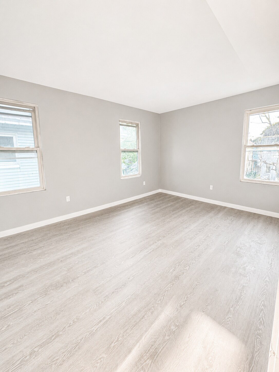 Building Photo - 899 S 19th St