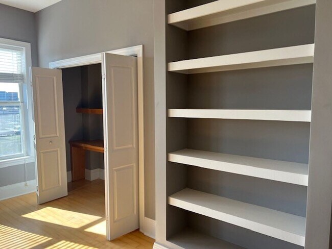 Building Photo - 2BR/2FULL BATH! Down Town Wilmington ''The Weldon'', an art deco Brooklyn Arts district.