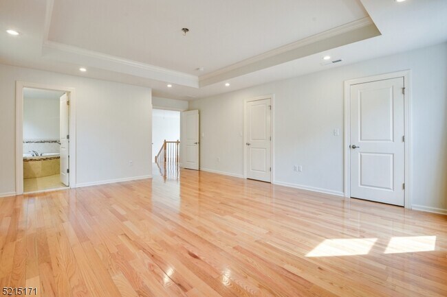 Building Photo - 26 Pine Ln