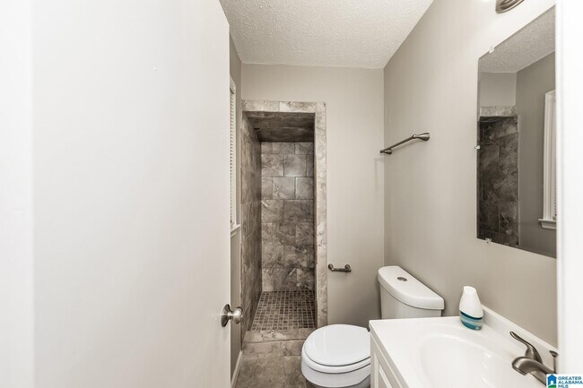 Building Photo - 1626 Mardis Dr