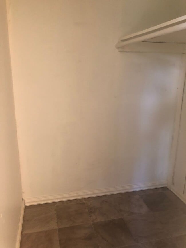 Building Photo - 3 Bedroom Rental In North Crawfordville Av...