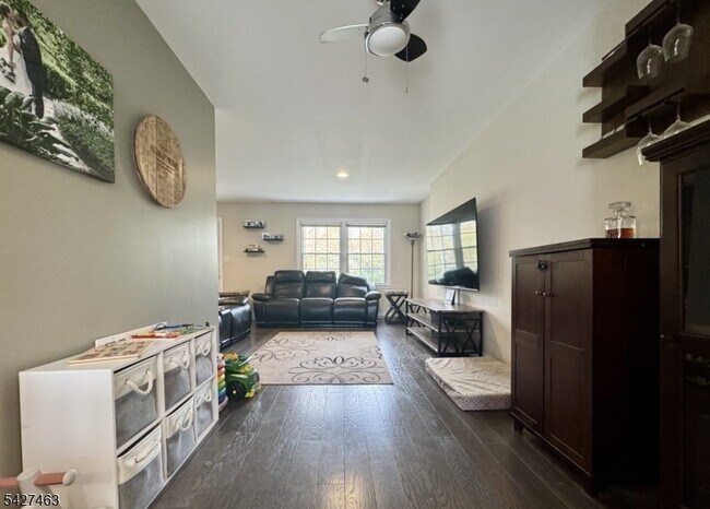 Building Photo - 2109 Jamestown Common