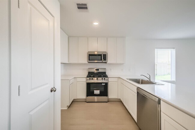 Building Photo - 6514 Linden Leaf Dr