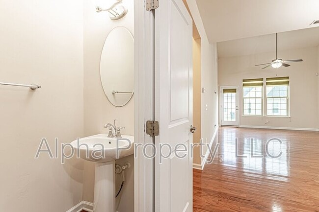 Building Photo - 106 Middleby Way